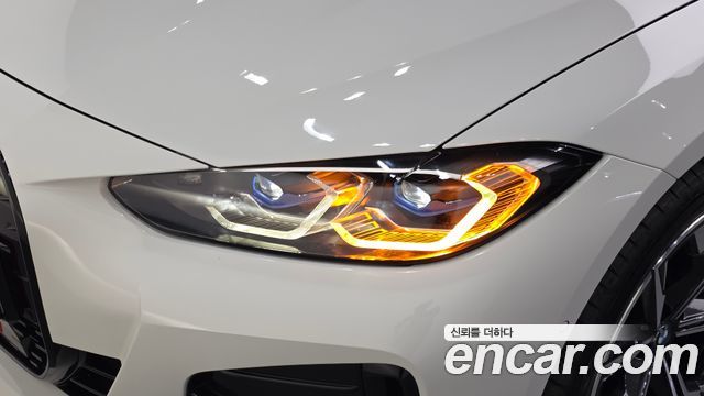 BMW i4 2023 — photo 8