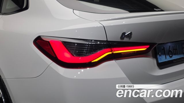 BMW i4 2023 — photo 9