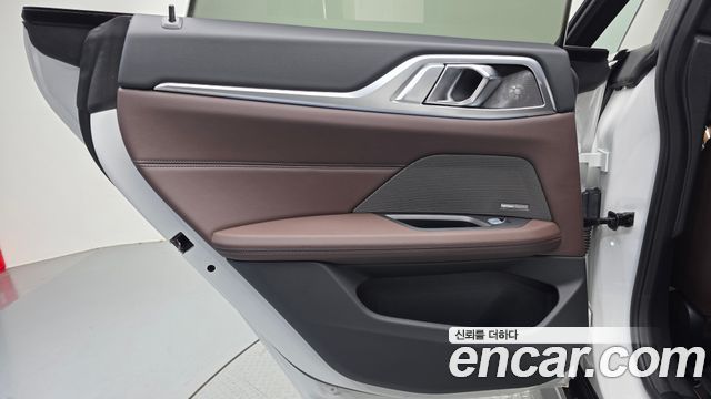 BMW i4 2023 — photo 15
