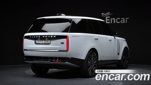 Land Rover Range Rover 2023 — photo 2
