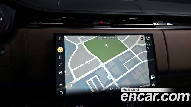 Land Rover Range Rover 2023 — photo 24