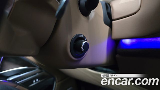 Land Rover Range Rover 2023 — photo 27
