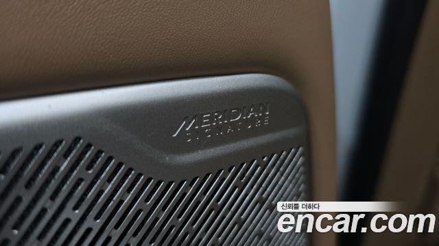Land Rover Range Rover 2023 — photo 28