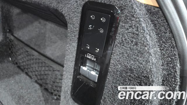Land Rover Range Rover 2023 — photo 36