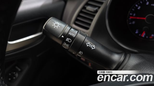 Kia K3 2015 — photo 16