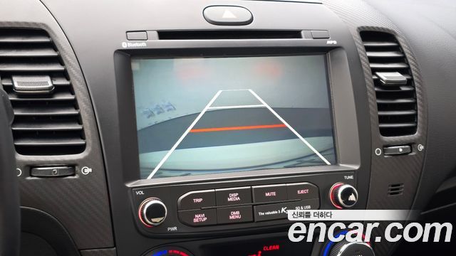 Kia K3 2015 — photo 17