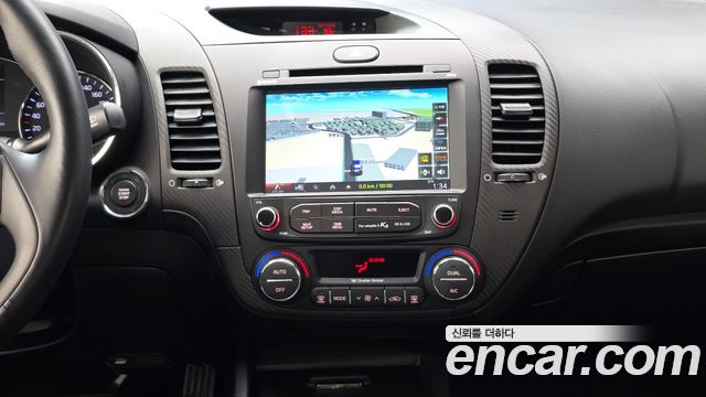 Kia K3 2015 — photo 20