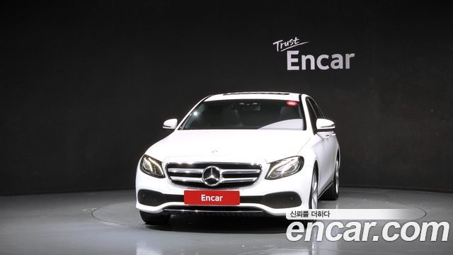 Mercedes-Benz E-Class 2017 — photo 3