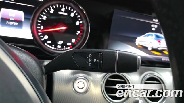 Mercedes-Benz E-Class 2017 — photo 12