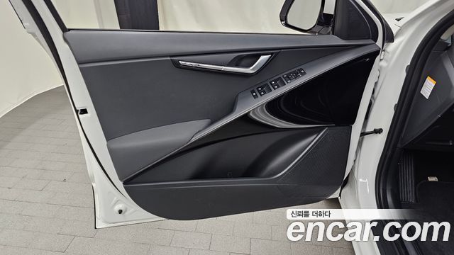 Kia Niro 2023 — photo 14