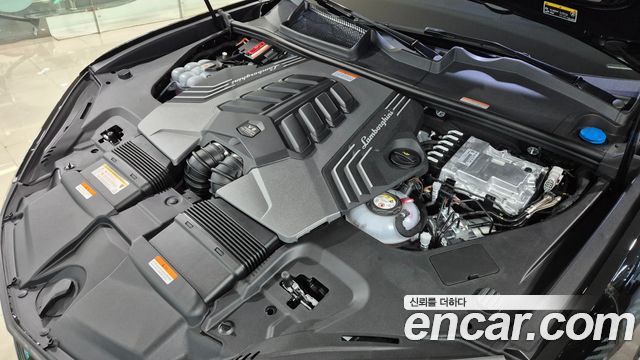 Lamborghini Urus 2026 — photo 6