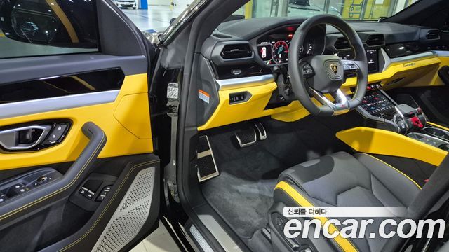 Lamborghini Urus 2026 — photo 10