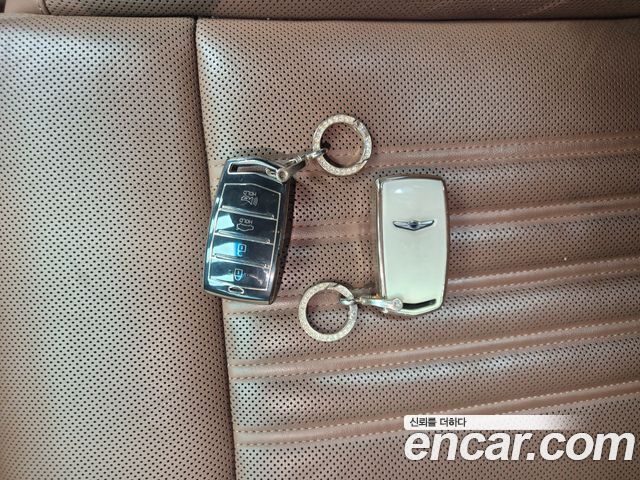 Genesis G90 2019 — photo 17
