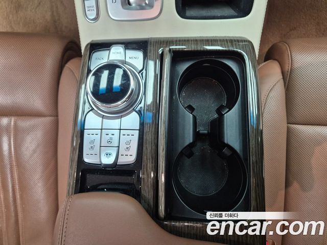 Genesis G90 2019 — photo 18