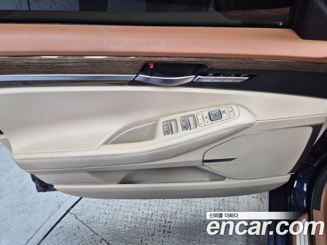Genesis G90 2019 — photo 19