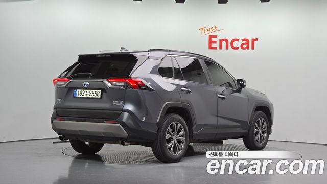 Toyota RAV4 2022 — photo 2