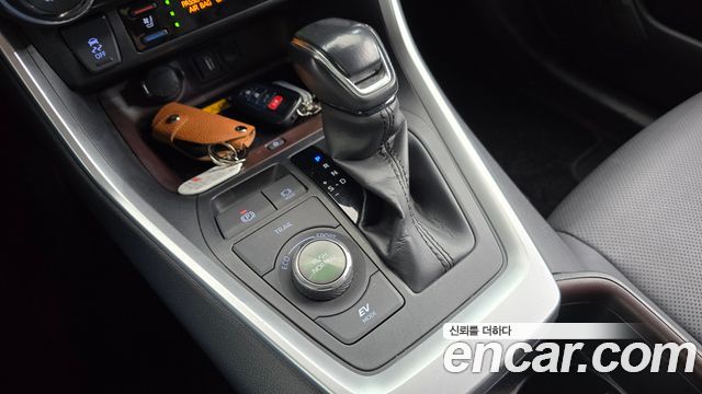 Toyota RAV4 2022 — photo 12