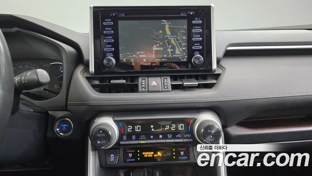 Toyota RAV4 2022 — photo 18