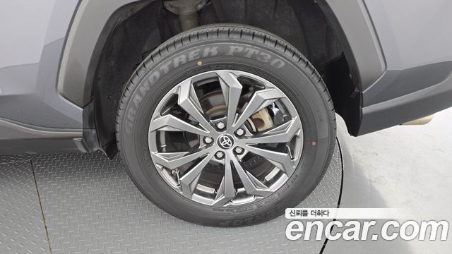 Toyota RAV4 2022 — photo 7