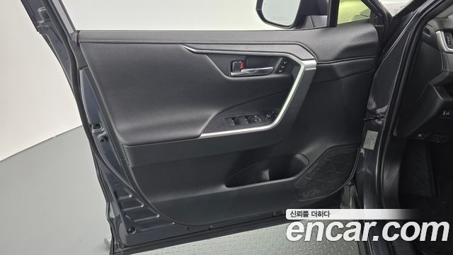 Toyota RAV4 2022 — photo 14