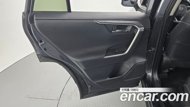 Toyota RAV4 2022 — photo 15
