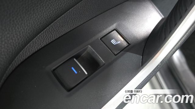 Toyota RAV4 2022 — photo 27