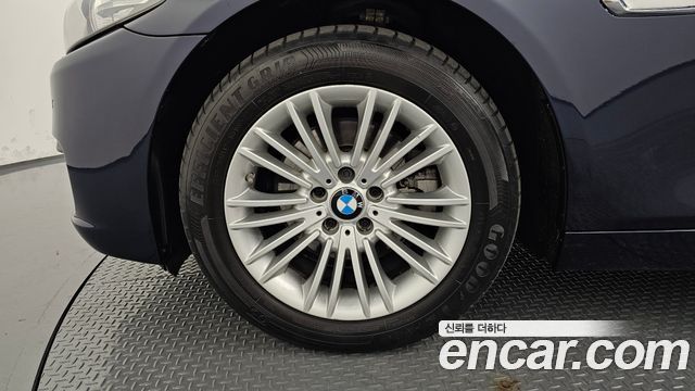 BMW 5-Series 2015 — photo 5