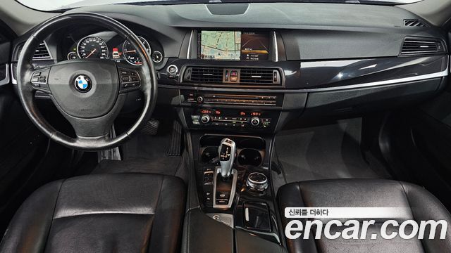 BMW 5-Series 2015 — photo 10