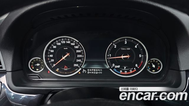 BMW 5-Series 2015 — photo 11