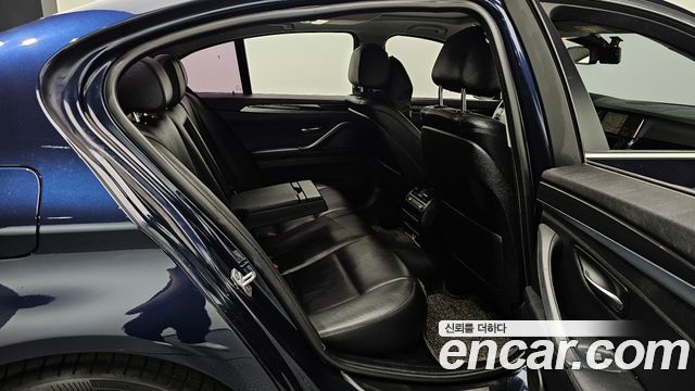 BMW 5-Series 2015 — photo 18
