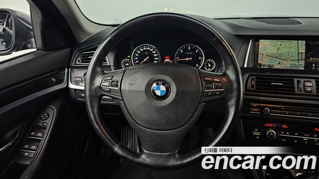 BMW 5-Series 2015 — photo 19