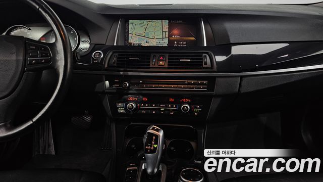 BMW 5-Series 2015 — photo 20