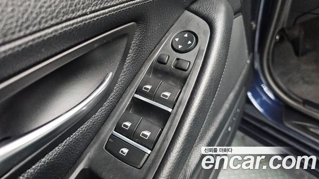 BMW 5-Series 2015 — photo 28