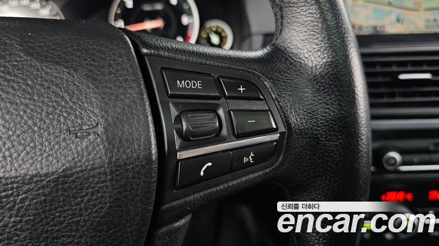 BMW 5-Series 2015 — photo 31