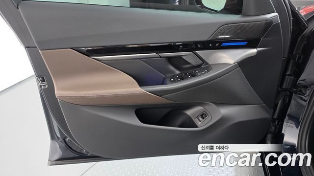 BMW 5-Series 2024 — photo 25