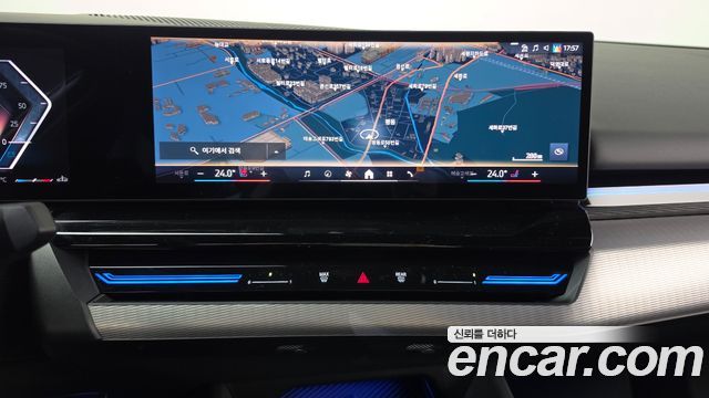 BMW 5-Series 2024 — photo 14