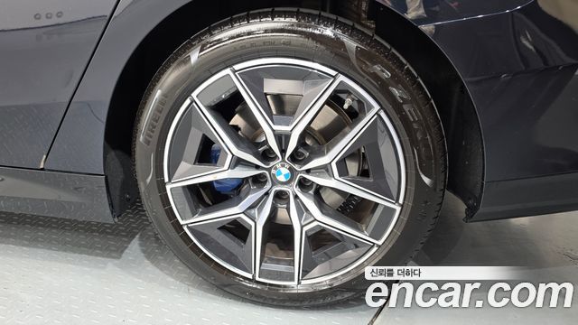 BMW 5-Series 2024 — photo 29