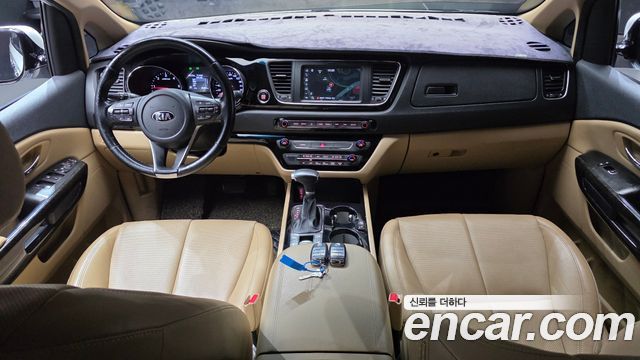 Kia Canival 2019 — photo 10