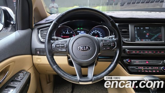 Kia Canival 2019 — photo 19