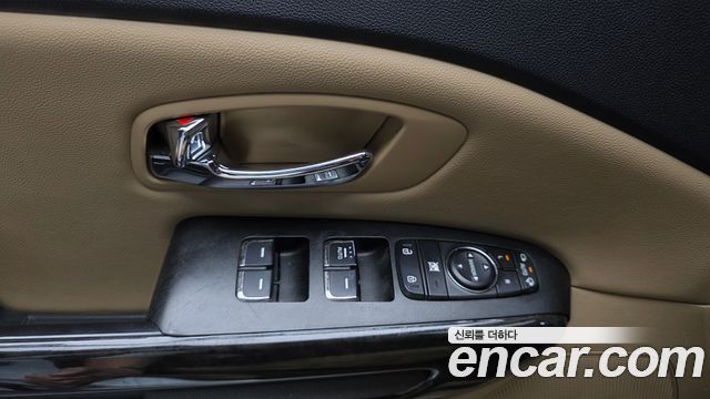 Kia Canival 2019 — photo 24