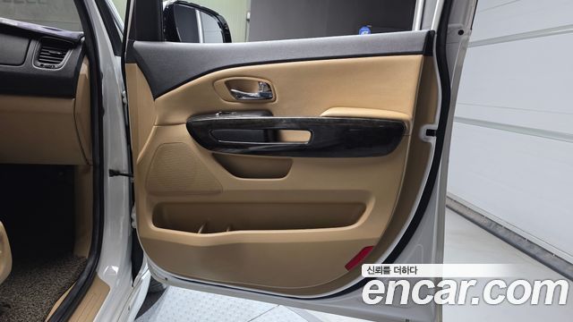 Kia Canival 2019 — photo 15