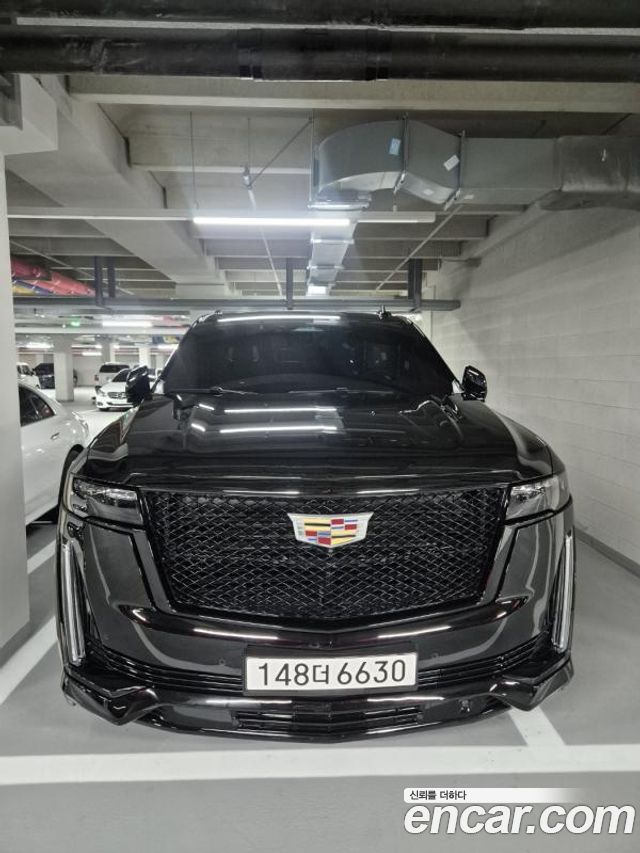 Cadillac Escalade 2023 — photo 1