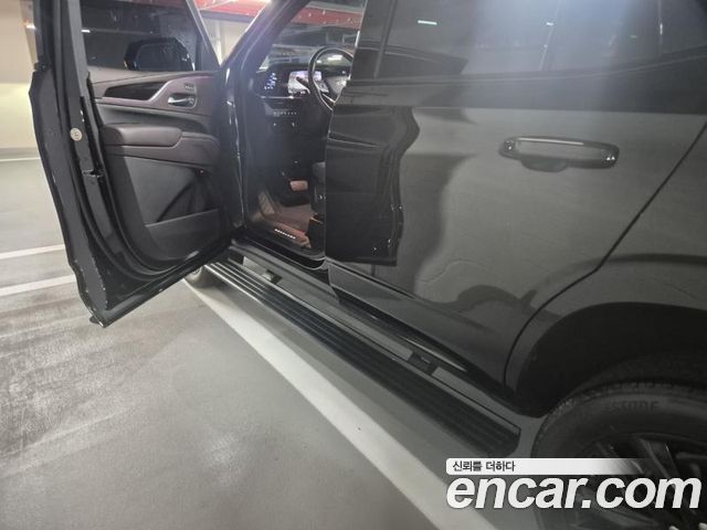 Cadillac Escalade 2023 — photo 9