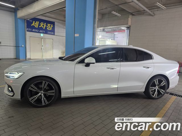 Volvo S60 2022 — photo 3