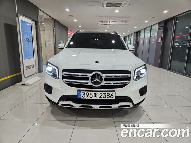Mercedes-Benz GLB-Class 2022 — photo 3
