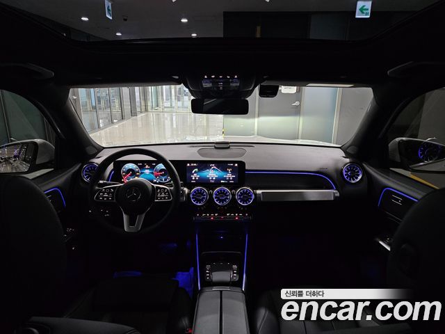 Mercedes-Benz GLB-Class 2022 — photo 7