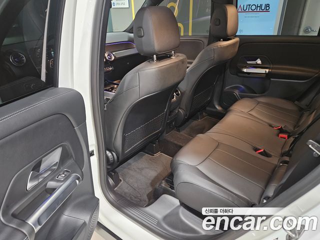 Mercedes-Benz GLB-Class 2022 — photo 12