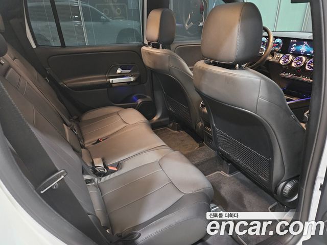 Mercedes-Benz GLB-Class 2022 — photo 13