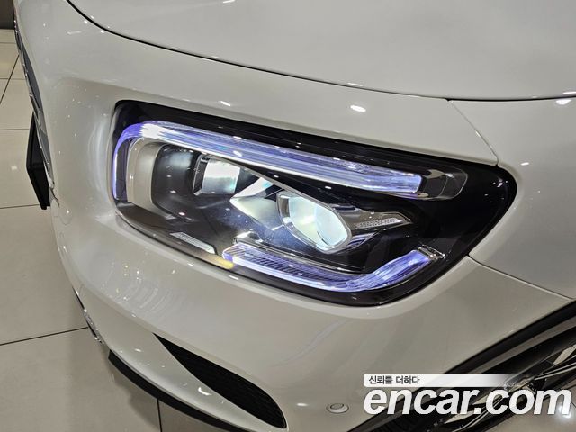 Mercedes-Benz GLB-Class 2022 — photo 18