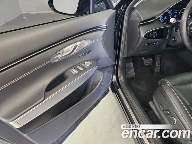 Genesis GV70 2022 — photo 9